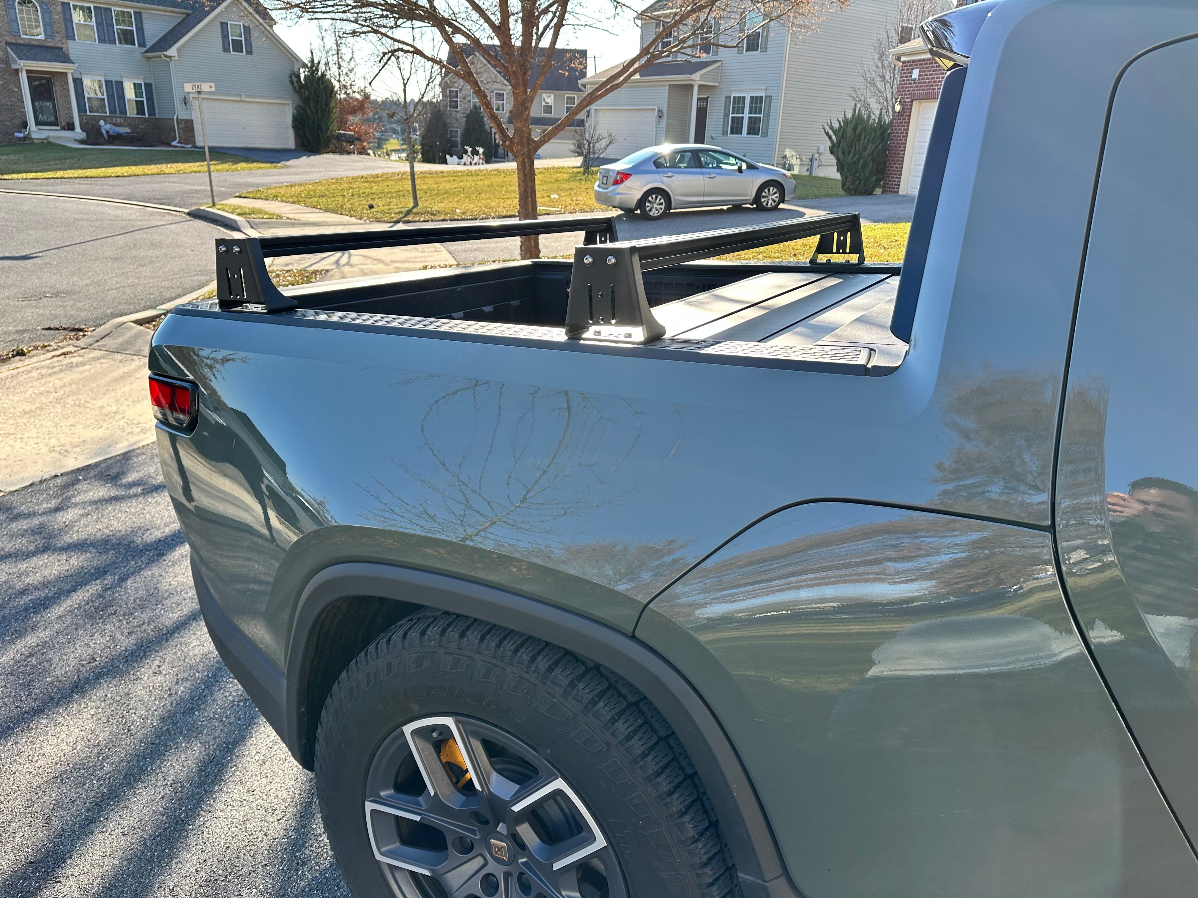 Rivian  (2022+), Low Profile Bed Rack