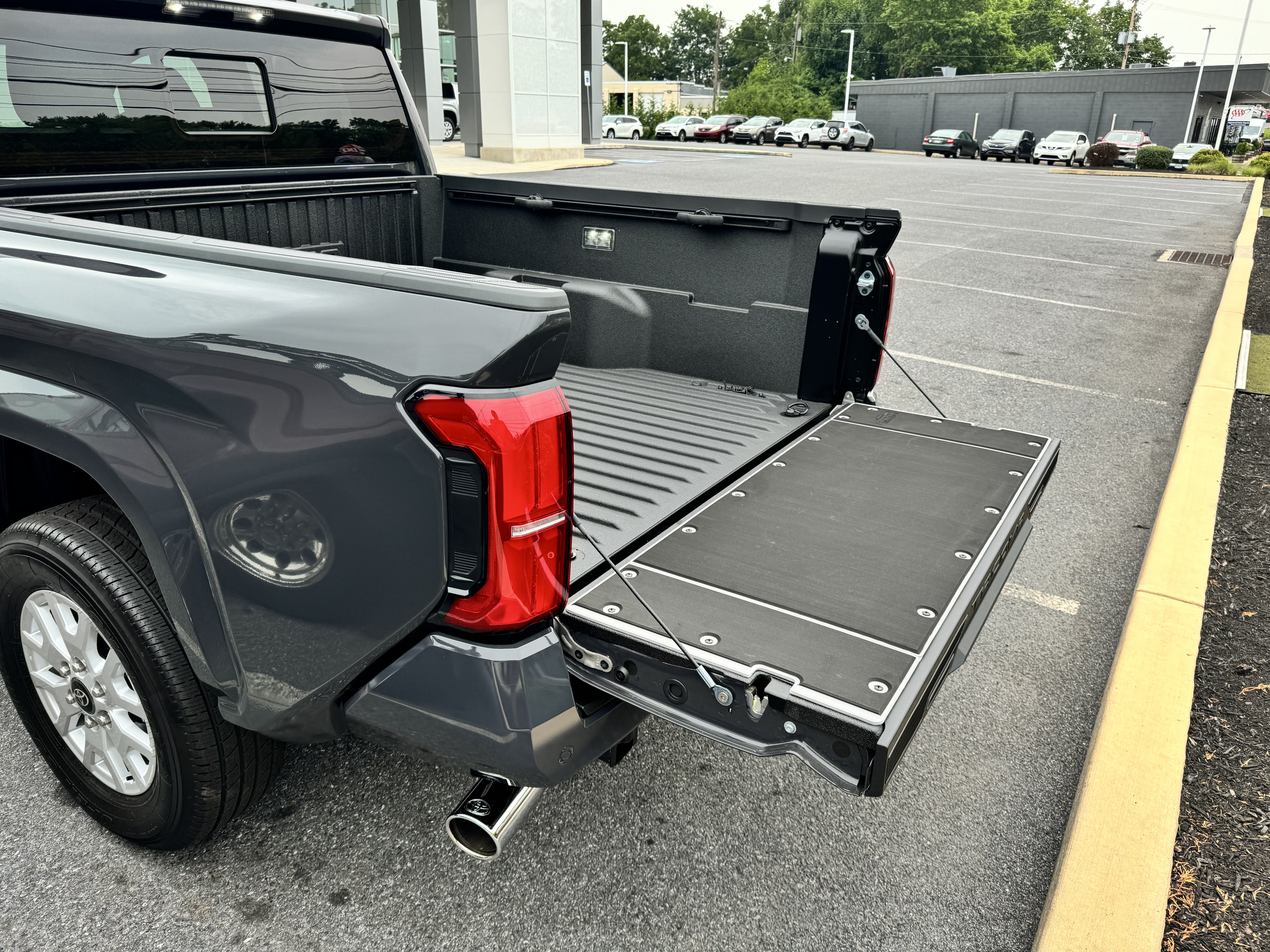 Tacoma Tailgate Cover (2024+)