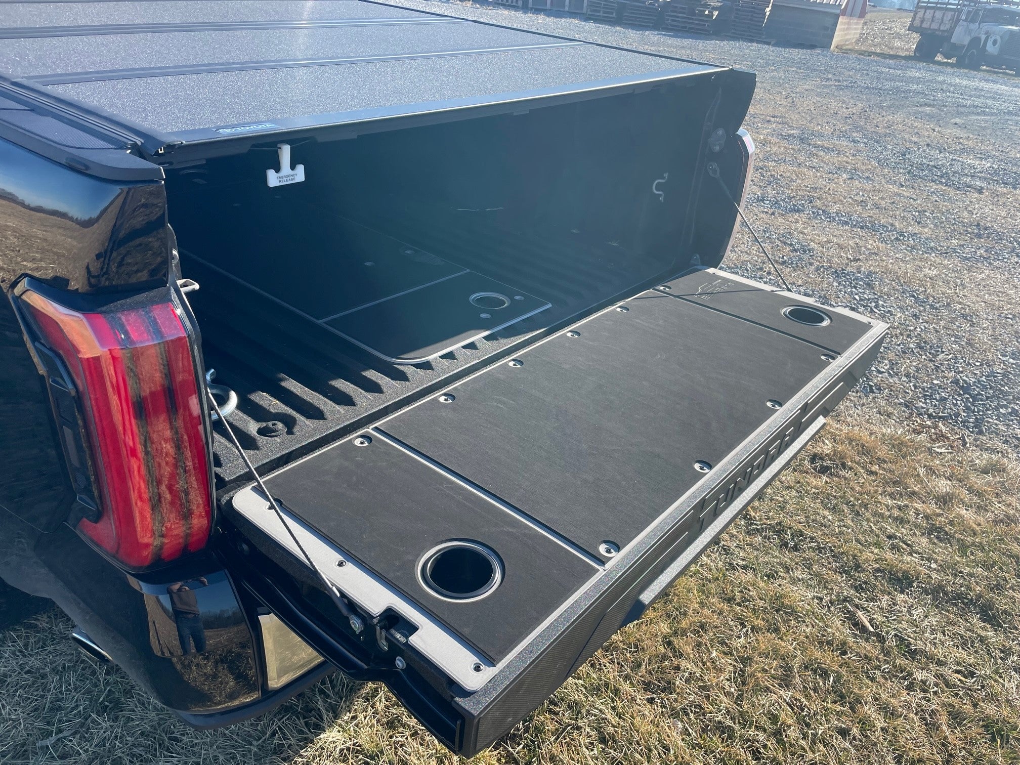 Tundra Tailgate Cover (2022+)