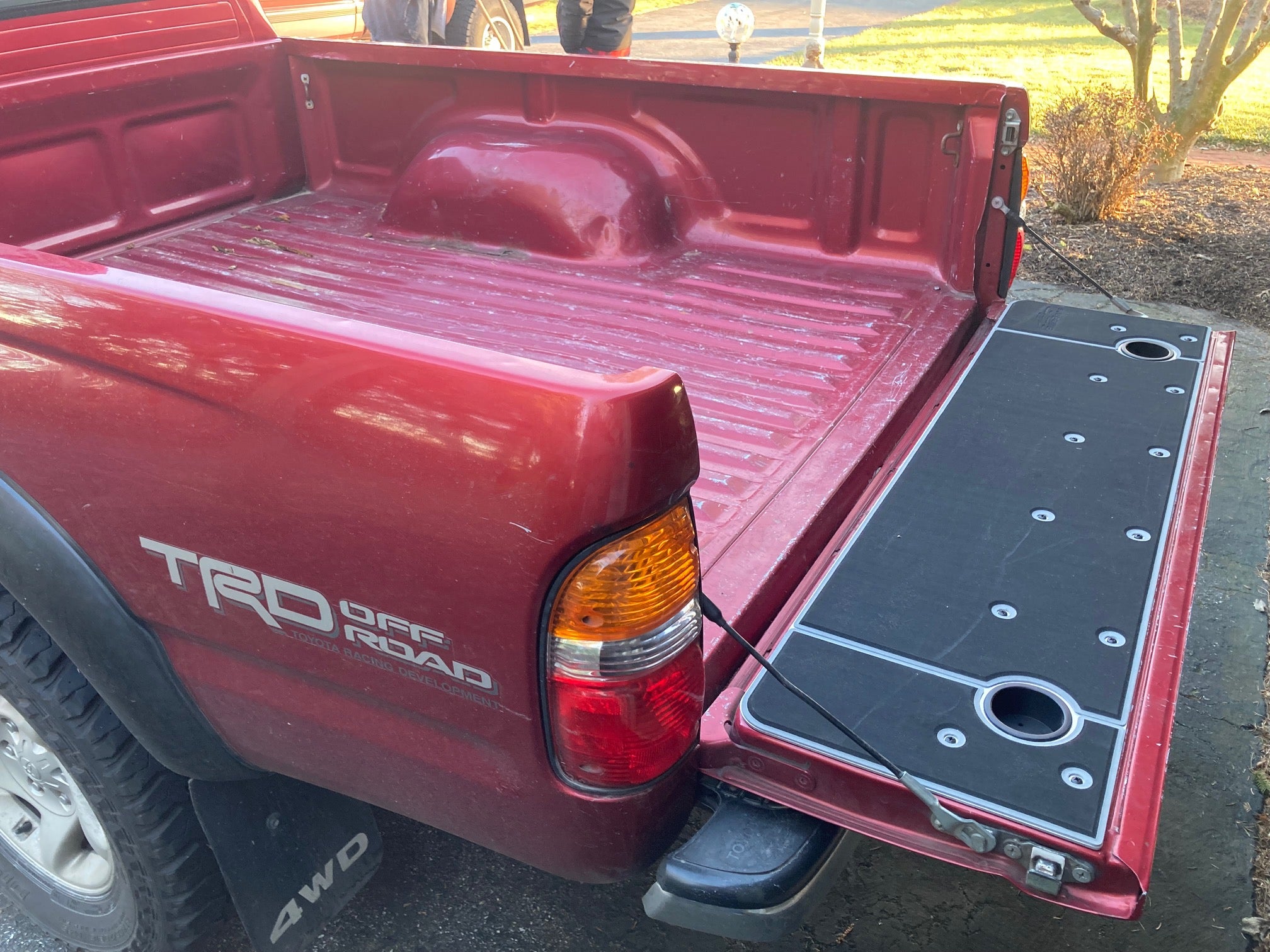 1ST GEN Tacoma Tailgate Cover (1995-2004)