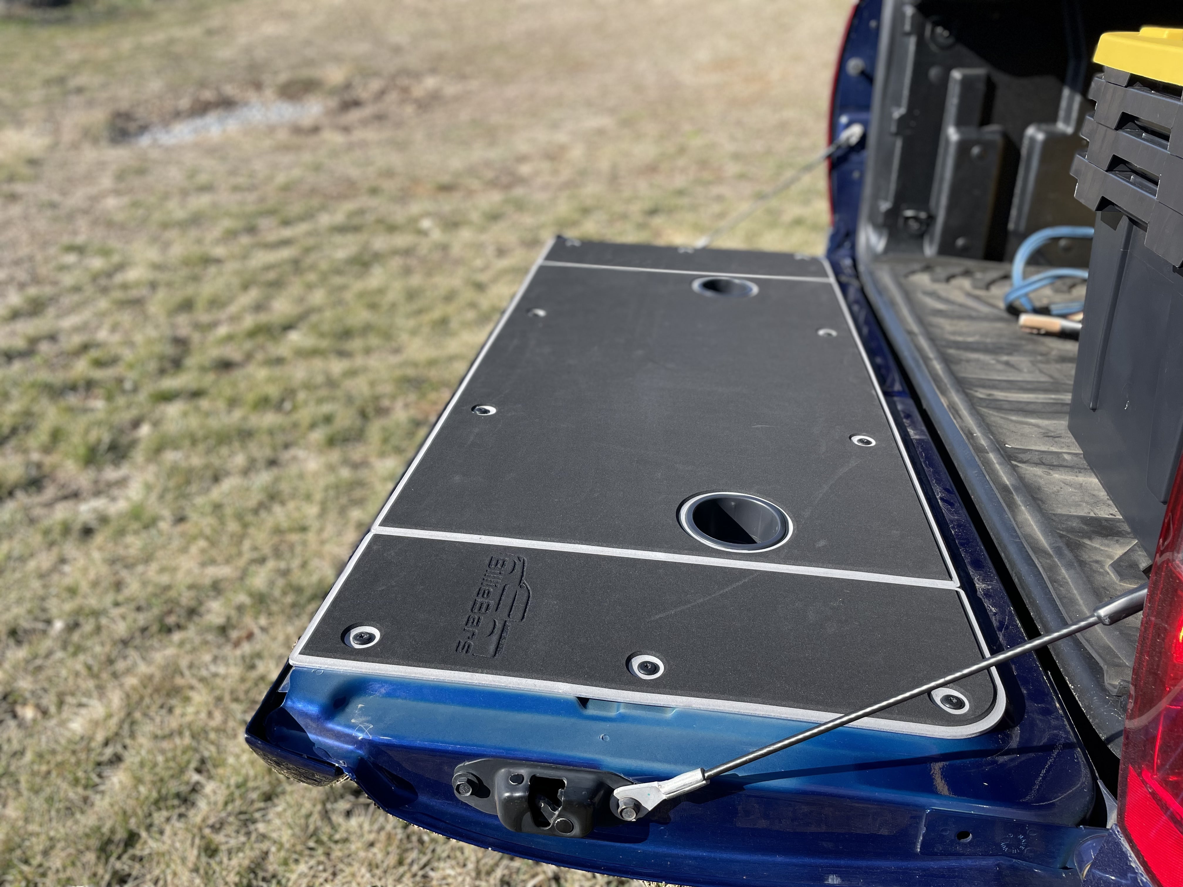 Avalanche Tailgate Cover (2007+)